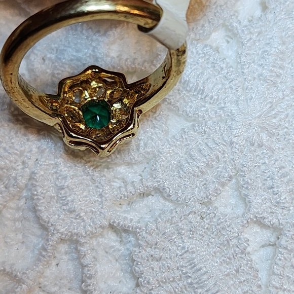 Vintage Elegant Gold Plated and Faux Emerald Green CZ Ring SIZE 7.5 - Picture 10 of 13